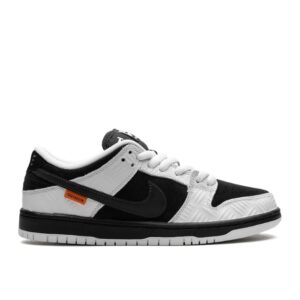 SB Dunk Low X Tightbooth